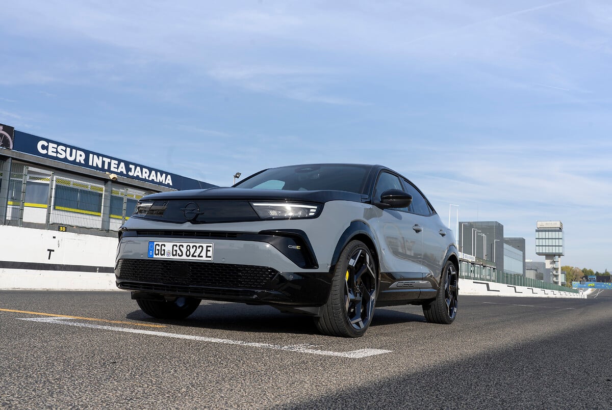 Nový Opel Mokka GSE vybojoval „Zlatý volant 2025“